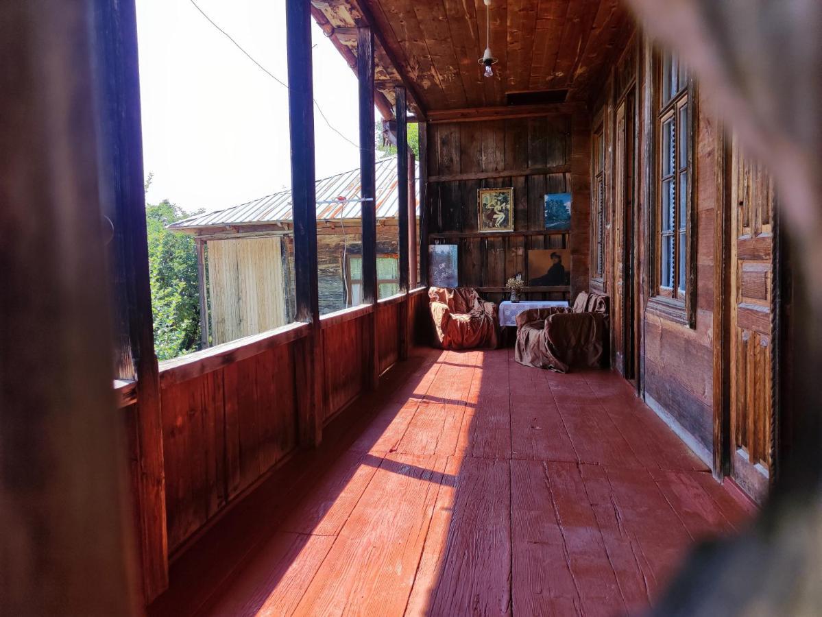 Racha Chogovadze'S Guest House Ambrolauri Buitenkant foto