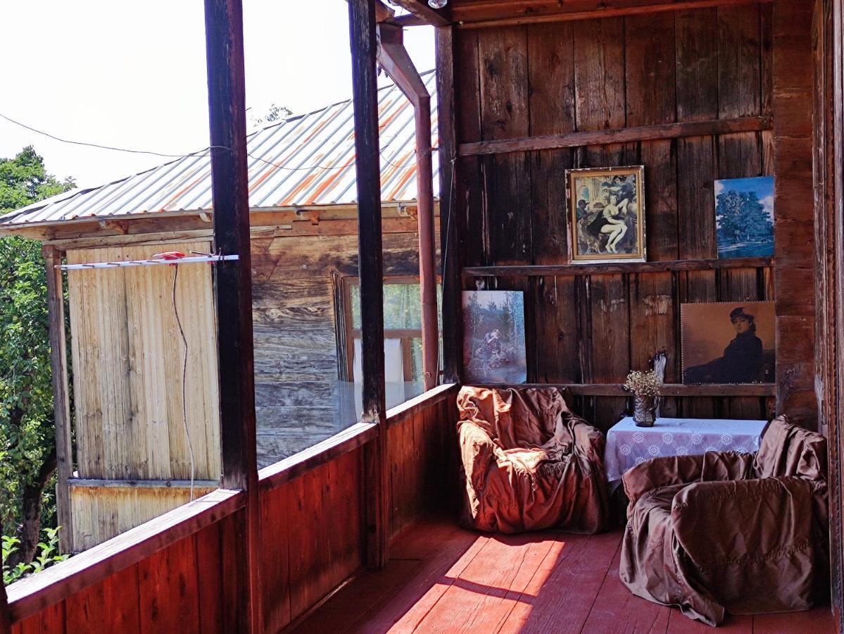 Racha Chogovadze'S Guest House Ambrolauri Buitenkant foto