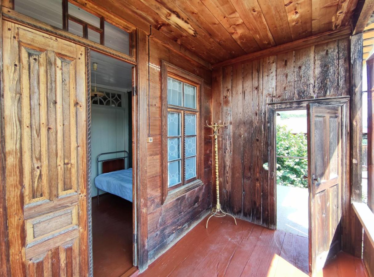 Racha Chogovadze'S Guest House Ambrolauri Buitenkant foto